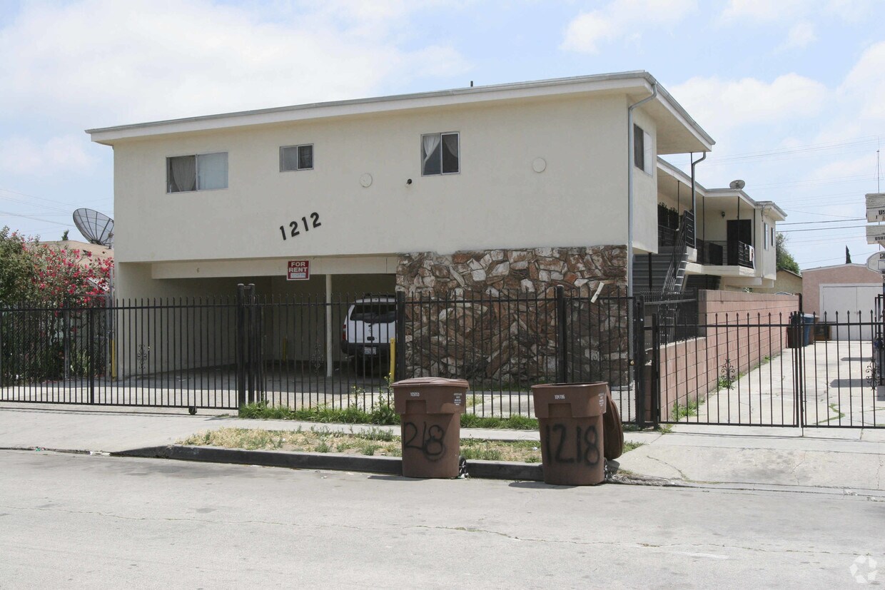 Foto principal - 1212 W 96th St