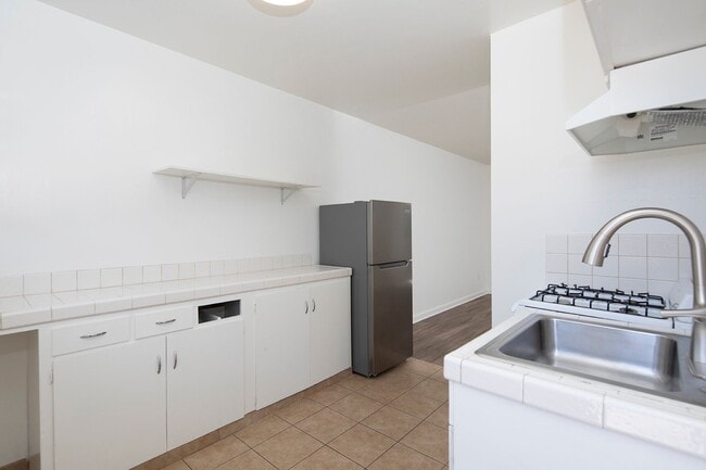 Building Photo - Studio in Amazing Carlsbad Location, Block...