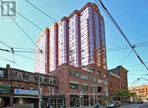 Building Photo - 393 King St W