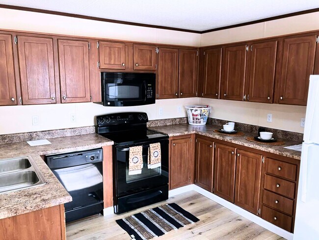 Building Photo - 91 Deerwood Park