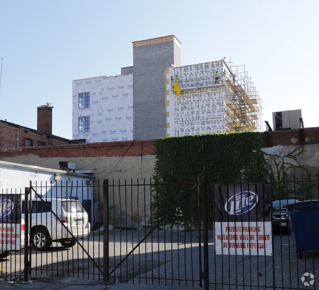 Building Photo - The Woolworth Condominiums