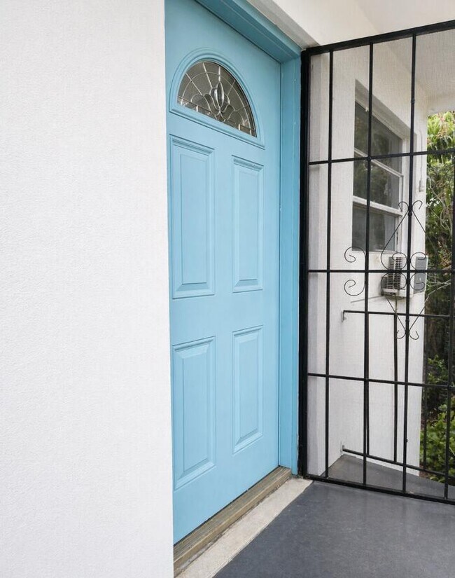 Foto del edificio - 413 N Sapodilla Ave