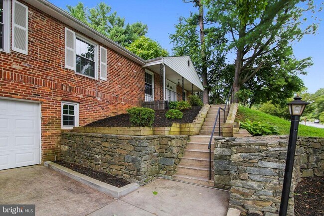 Building Photo - 11834 Goya Dr