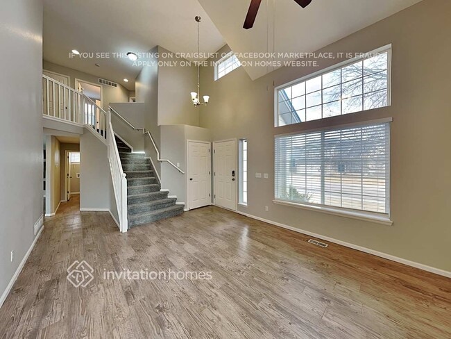 Building Photo - 4580 Bobolink Dr