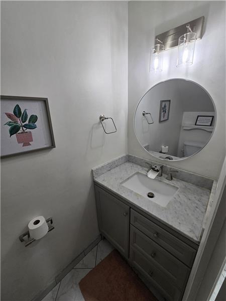 Building Photo - 8236 9th Ct