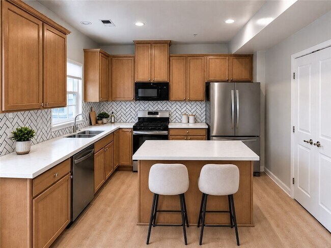 Foto del edificio - 1502 Pointe View Dr