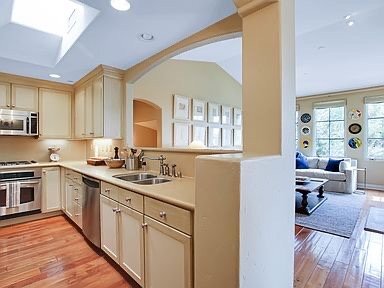 Foto del edificio - 218111 E Yanonali St