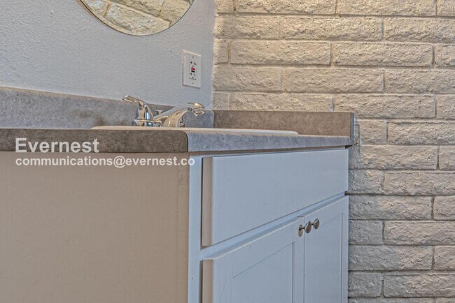 Foto del edificio - 1014 S Farmer Ave