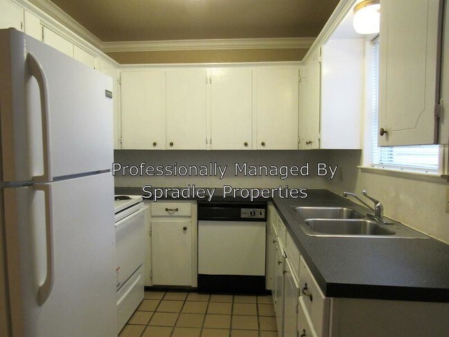 1025 N Wall St, Belton, TX 76513 Condo for Rent in