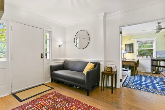 Foto del edificio - 9 Edgehill Dr