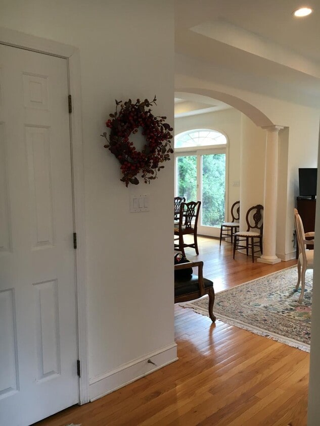Entry - 373 Main St