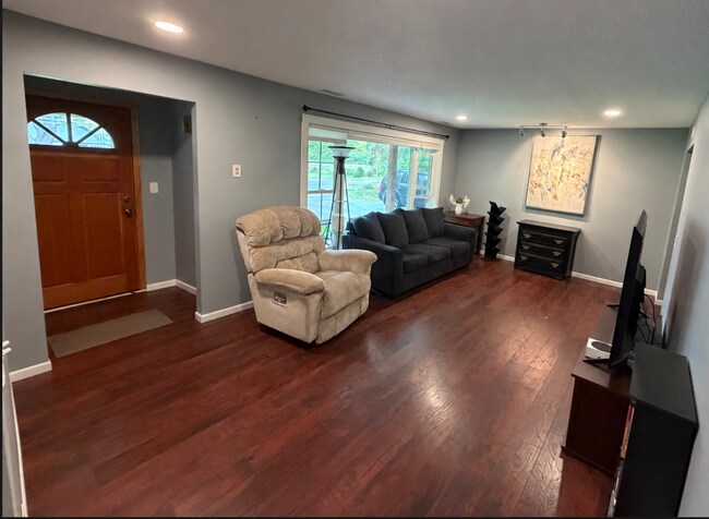Foto del edificio - 4219 Oak Drive Ln