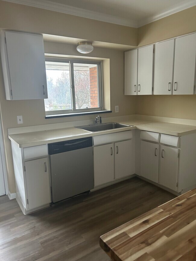 Foto del edificio - 2411 East Ave