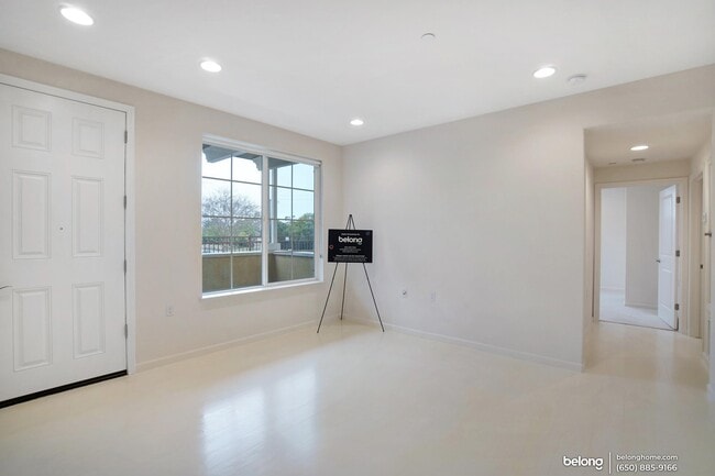 Building Photo - 642 Bair Island Rd