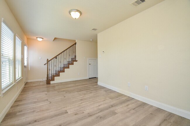 Foto del edificio - 10709 Madden Oaks Pl