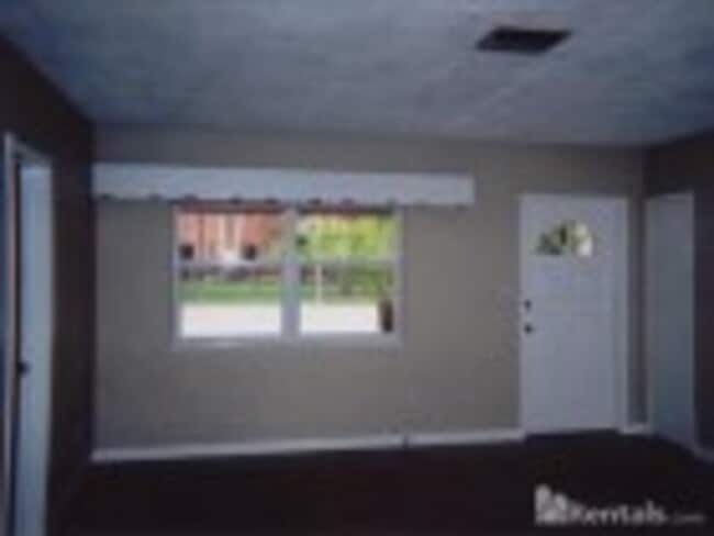 Building Photo - 3700 Corrine Dr