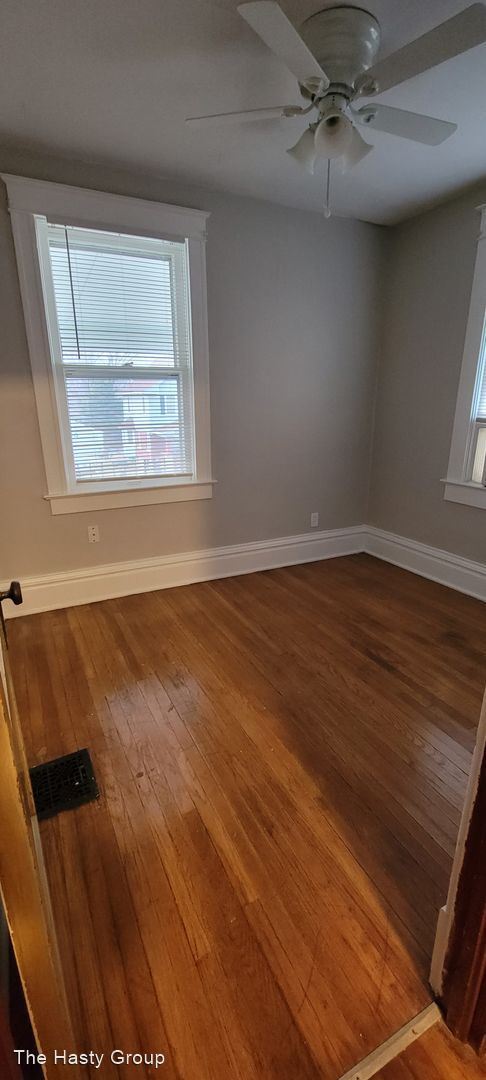 Building Photo - 2 br, 1 bath House - 4209 Holly, Unit B