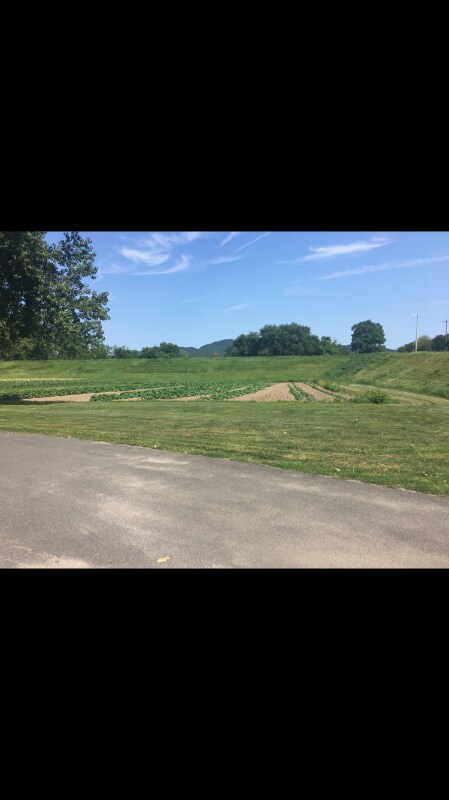 Foto del edificio - 88 Hockanum Rd