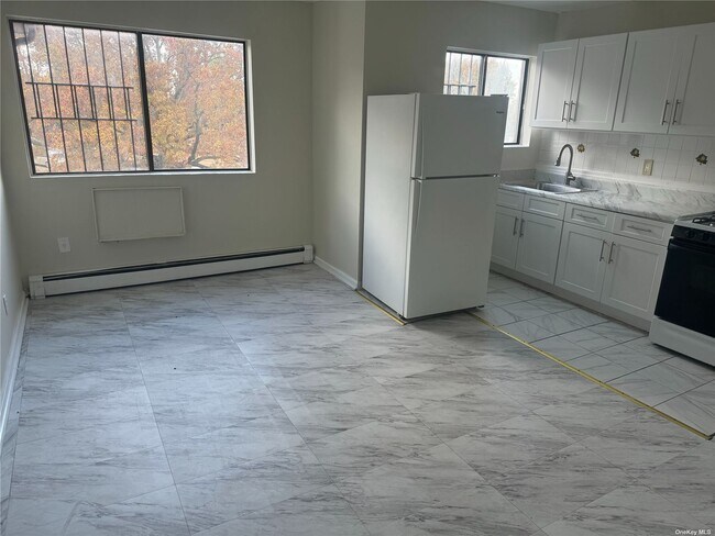 Foto del edificio - 79-20 Astoria Blvd