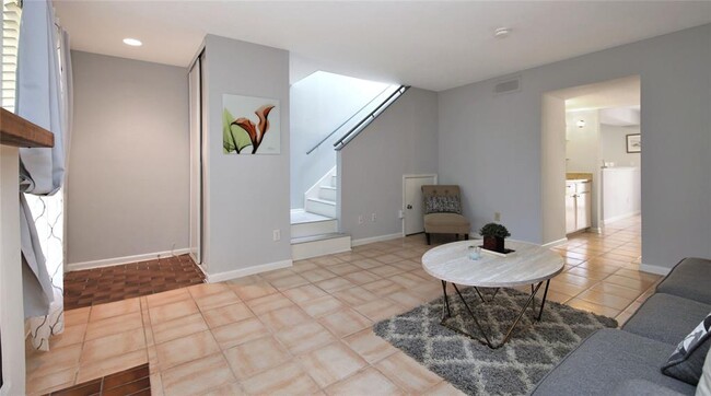Building Photo - 3901 Woodchase Dr