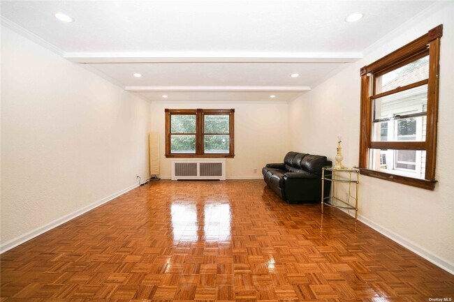 Foto del edificio - 30-14 150th St