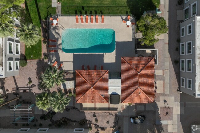Foto del edificio - Whispering Pines