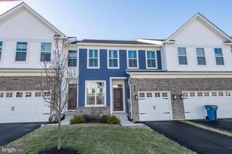 Building Photo - 204 Wynstone Ct