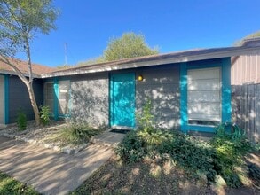 Building Photo - 10700 Topperwein Dr