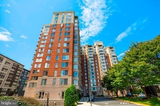 Building Photo - 2726 Gallows Rd