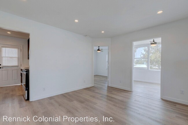 Building Photo - 619 Avenue A