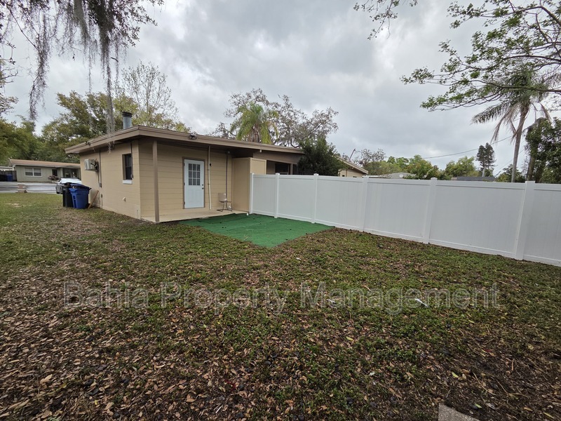 Primary Photo - 8016 Cardinal Dr