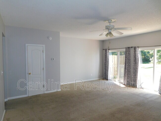 Building Photo - 3952 Elizabeth Glen Way