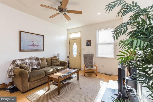 Foto del edificio - 2460 Emerald St