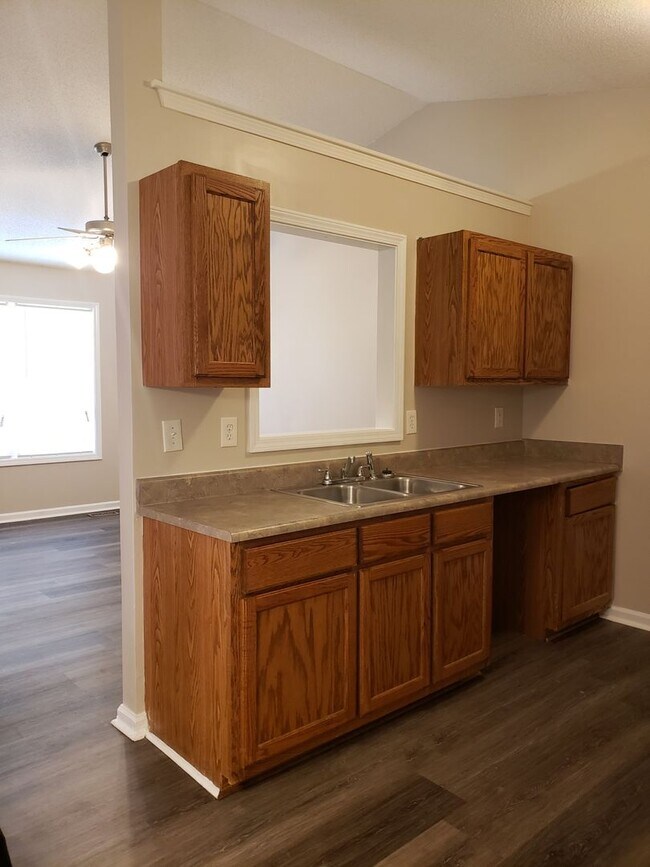 Foto del edificio - Come home to Serenity - 3 bedroom 2 bathroom Single Family Home