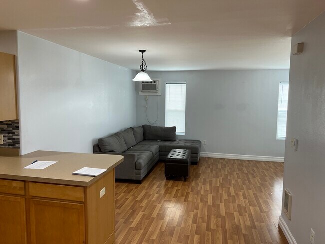 Foto del edificio - 17 7th Ave W