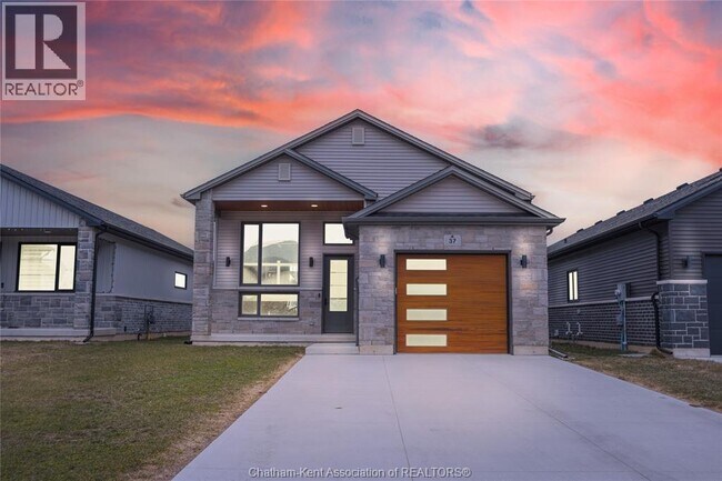 Photo du bâtiment - 37 Baffin Wy