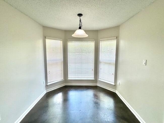 Building Photo - ParkwoodCove7759
