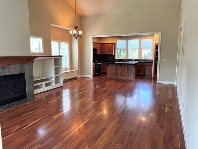 Building Photo - 2 Bed, 2 Bath Rental Close to Mt. Bachelor!