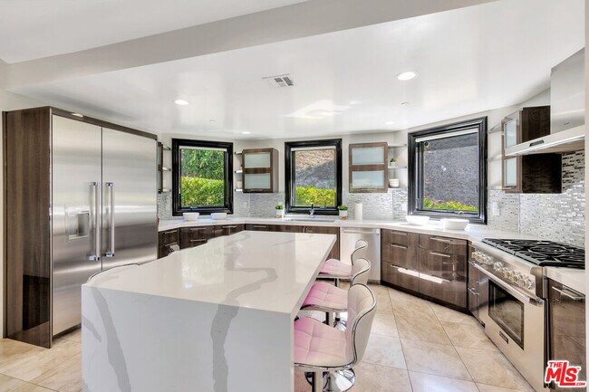 Foto del edificio - 2625 Hargrave Dr