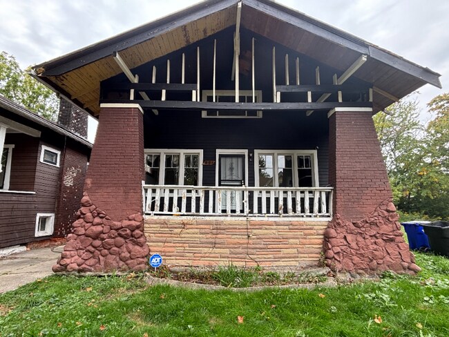 Foto del edificio - 551 Algonquin St