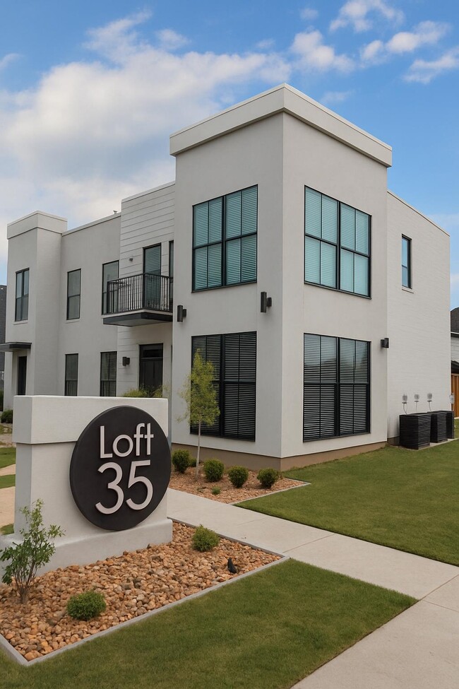 Building Photo - 3535 Knight Ln