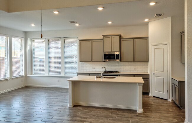 Building Photo - 309 Red Cedar Dr