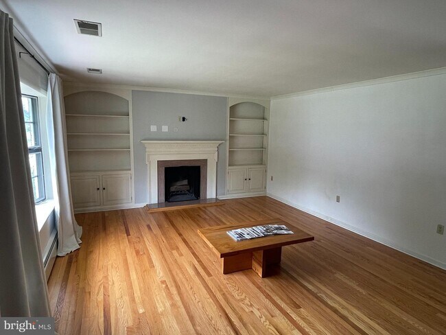 Foto del edificio - 1002 Woodland Way