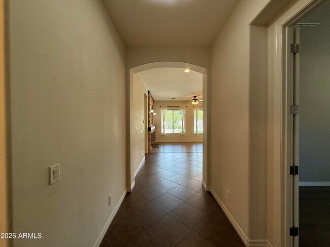 Foto del edificio - 4045 S Camellia Dr