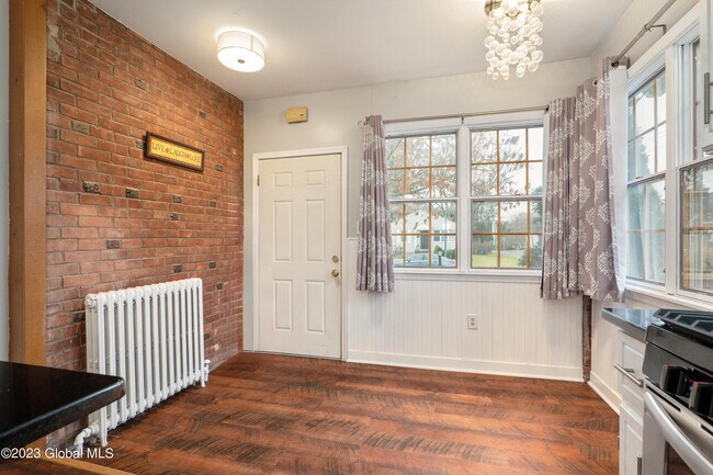 Foto del edificio - 25 Fordham Ct