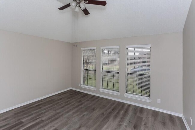 Foto del edificio - 2210 Montclair St