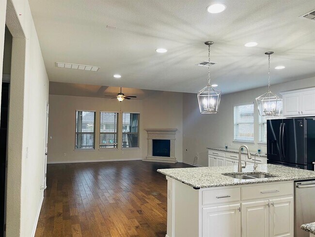 Foto del edificio - 4118 Kingsley Ave