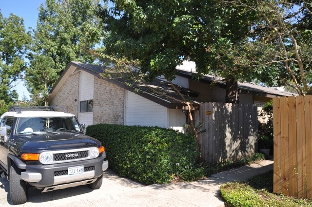 Building Photo - 8011 Summa Ave