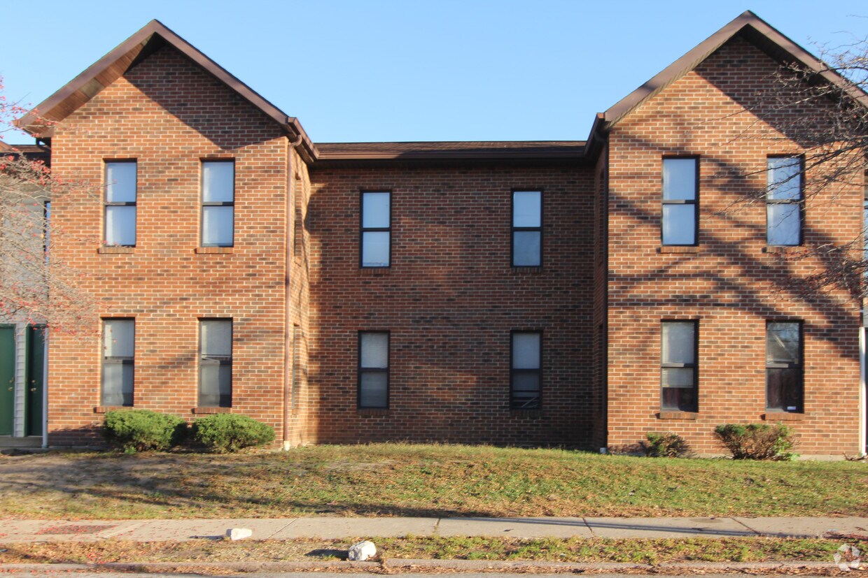 Building Photo - 4022 Pleasant St