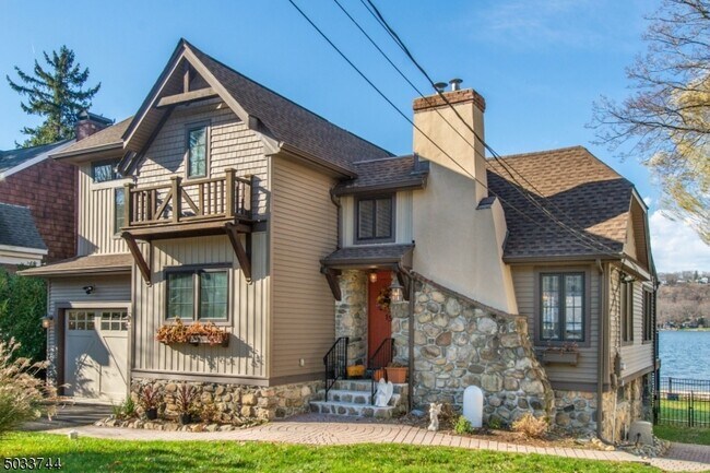 Foto del edificio - 15 Balsam Pkwy